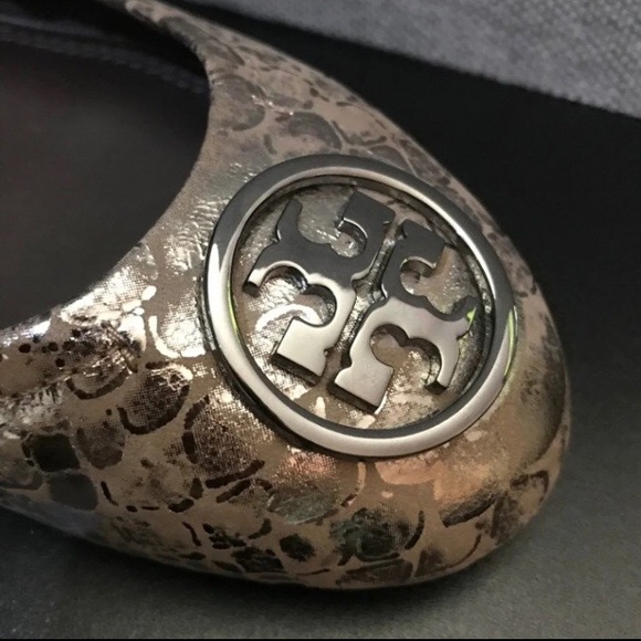 Gorgeous Tory Burch Flats - Picture 3 of 5
